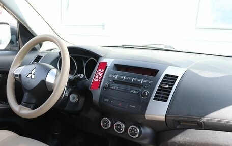 Mitsubishi Outlander III рестайлинг 3, 2011 год, 1 099 000 рублей, 9 фотография