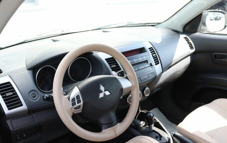 Mitsubishi Outlander III рестайлинг 3, 2011 год, 1 099 000 рублей, 14 фотография