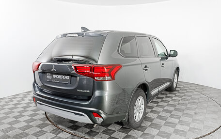 Mitsubishi Outlander III рестайлинг 3, 2019 год, 2 768 000 рублей, 5 фотография