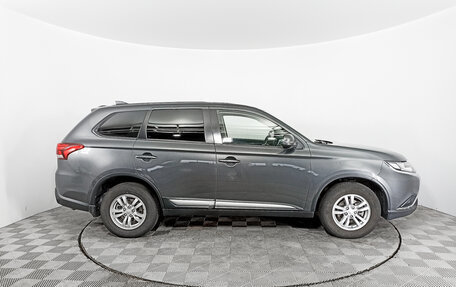 Mitsubishi Outlander III рестайлинг 3, 2019 год, 2 768 000 рублей, 4 фотография