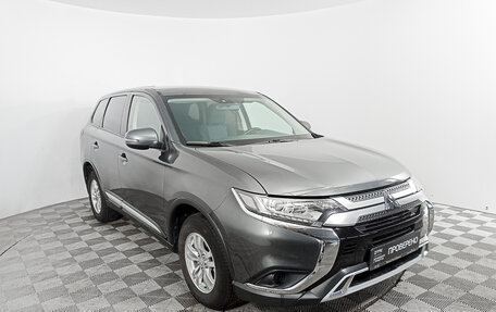 Mitsubishi Outlander III рестайлинг 3, 2019 год, 2 768 000 рублей, 3 фотография