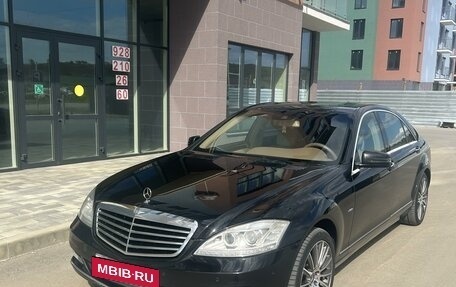 Mercedes-Benz S-Класс, 2011 год, 1 850 000 рублей, 2 фотография