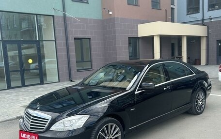 Mercedes-Benz S-Класс, 2011 год, 1 850 000 рублей, 4 фотография