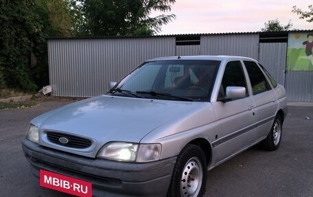 Ford Escort V, 1992 год, 180 000 рублей, 2 фотография