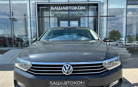 Volkswagen Passat B8 рестайлинг, 2017 год, 1 999 000 рублей, 2 фотография