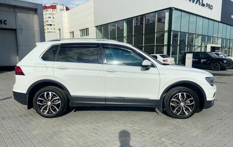 Volkswagen Tiguan II, 2018 год, 2 440 000 рублей, 4 фотография