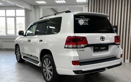 Toyota Land Cruiser 200, 2016 год, 6 450 000 рублей, 4 фотография