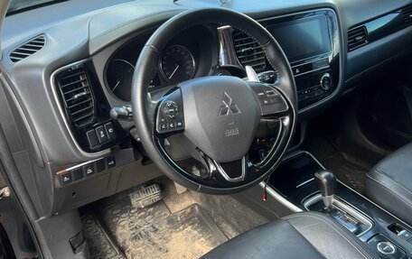 Mitsubishi Outlander III рестайлинг 3, 2019 год, 3 100 000 рублей, 17 фотография