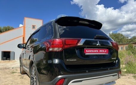 Mitsubishi Outlander III рестайлинг 3, 2019 год, 3 100 000 рублей, 11 фотография