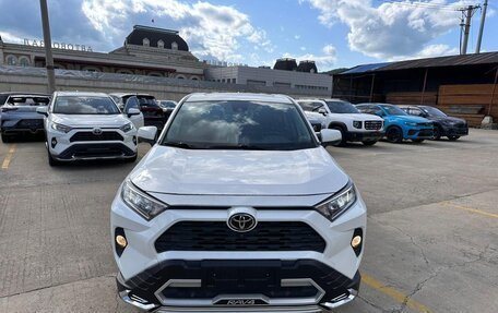 Toyota RAV4, 2021 год, 2 650 000 рублей, 3 фотография