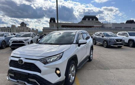 Toyota RAV4, 2021 год, 2 650 000 рублей, 9 фотография