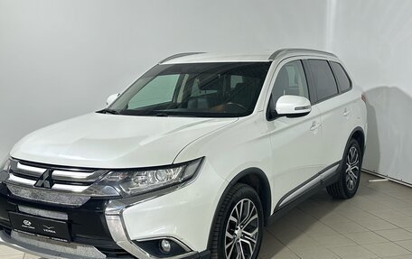 Mitsubishi Outlander III рестайлинг 3, 2018 год, 1 960 000 рублей, 1 фотография