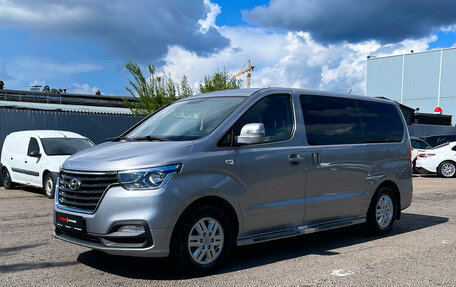 Hyundai Grand Starex Grand Starex I рестайлинг 2, 2018 год, 3 539 000 рублей, 1 фотография