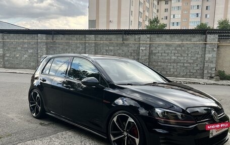 Volkswagen Golf GTI VII, 2014 год, 2 600 000 рублей, 2 фотография