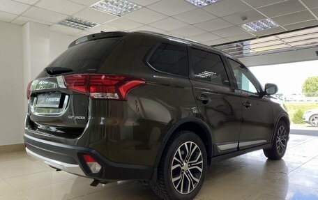 Mitsubishi Outlander III рестайлинг 3, 2018 год, 1 989 999 рублей, 4 фотография