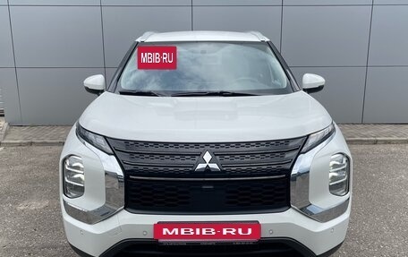 Mitsubishi Outlander, 2022 год, 2 фотография