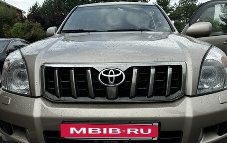 Toyota Land Cruiser Prado 120 рестайлинг, 2004 год, 1 750 000 рублей, 3 фотография