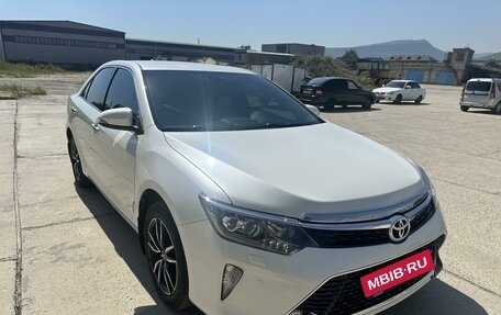 Toyota Camry, 2017 год, 2 575 000 рублей, 3 фотография