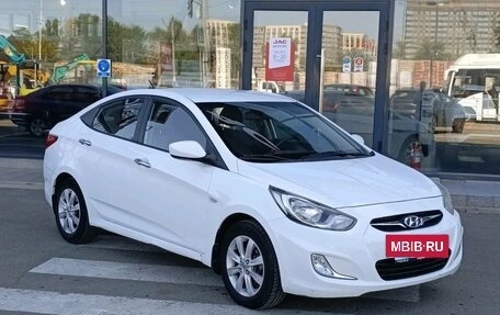 Hyundai Solaris II рестайлинг, 2012 год, 875 000 рублей, 3 фотография