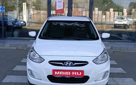 Hyundai Solaris II рестайлинг, 2012 год, 875 000 рублей, 2 фотография