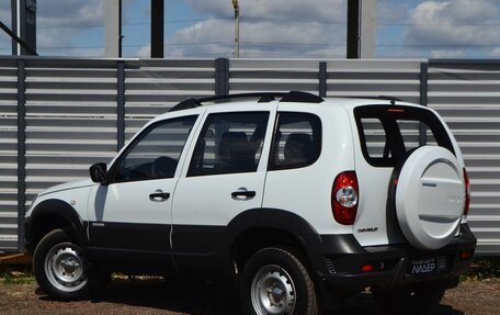 Chevrolet Niva I рестайлинг, 2015 год, 760 000 рублей, 2 фотография