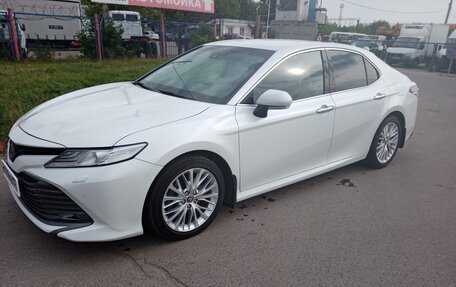 Toyota Camry, 2021 год, 3 100 000 рублей, 2 фотография