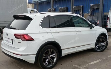 Volkswagen Tiguan II, 2018 год, 3 599 000 рублей, 2 фотография