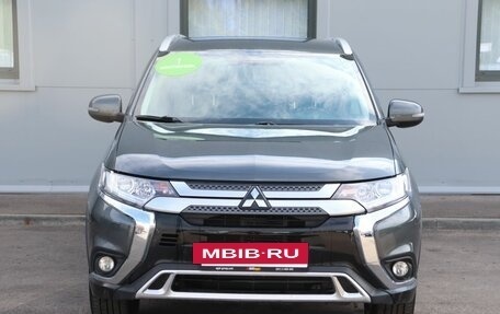 Mitsubishi Outlander III рестайлинг 3, 2019 год, 2 299 000 рублей, 2 фотография