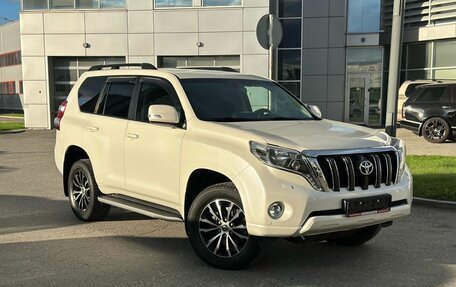 Toyota Land Cruiser Prado 150 рестайлинг 2, 2015 год, 3 990 000 рублей, 5 фотография