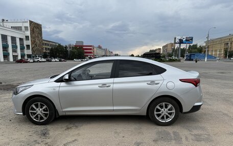 Hyundai Solaris II рестайлинг, 2021 год, 1 700 000 рублей, 5 фотография