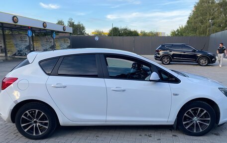 Opel Astra J, 2013 год, 3 фотография