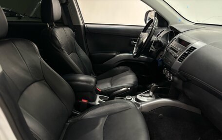 Mitsubishi Outlander III рестайлинг 3, 2012 год, 1 580 000 рублей, 8 фотография