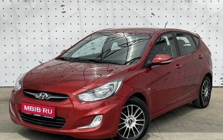 Hyundai Solaris II рестайлинг, 2012 год, 995 000 рублей, 1 фотография