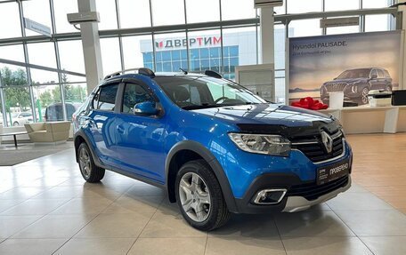 Renault Logan II, 2022 год, 1 799 300 рублей, 3 фотография