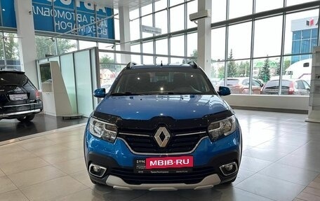 Renault Logan II, 2022 год, 1 799 300 рублей, 2 фотография