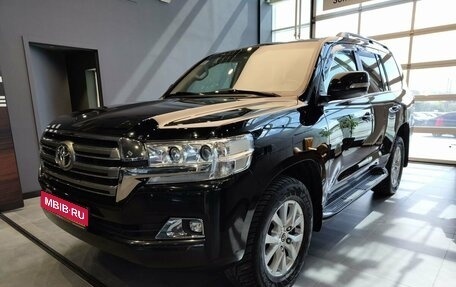 Toyota Land Cruiser 200, 2015 год, 5 639 000 рублей, 1 фотография