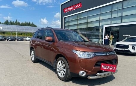 Mitsubishi Outlander III рестайлинг 3, 2012 год, 1 320 000 рублей, 3 фотография