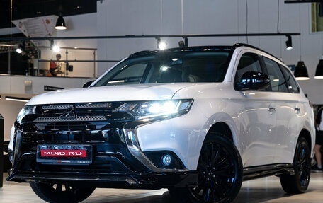 Mitsubishi Outlander III рестайлинг 3, 2022 год, 4 800 000 рублей, 1 фотография