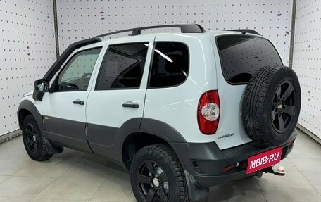 Chevrolet Niva I рестайлинг, 2018 год, 970 000 рублей, 7 фотография