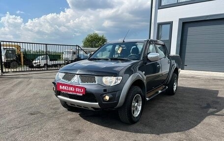 Mitsubishi L200 IV рестайлинг, 2013 год, 1 799 000 рублей, 2 фотография