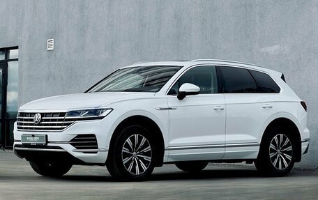 Volkswagen Touareg III, 2019 год, 3 фотография