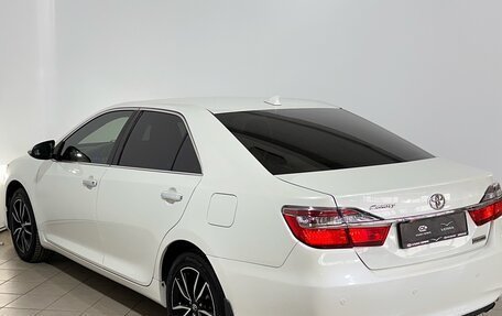 Toyota Camry, 2017 год, 2 360 000 рублей, 6 фотография