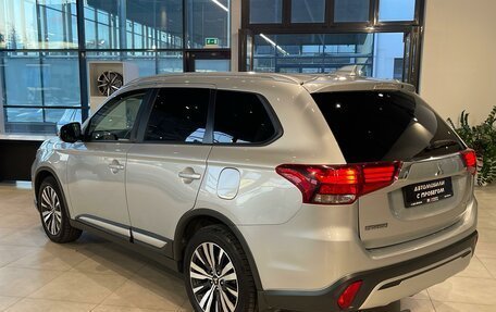 Mitsubishi Outlander III рестайлинг 3, 2019 год, 2 295 000 рублей, 2 фотография