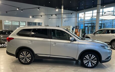 Mitsubishi Outlander III рестайлинг 3, 2019 год, 2 295 000 рублей, 3 фотография