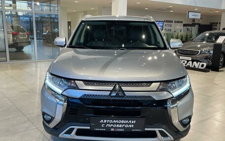 Mitsubishi Outlander III рестайлинг 3, 2019 год, 2 295 000 рублей, 6 фотография