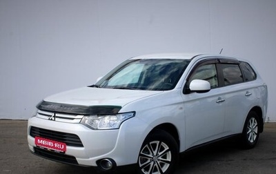 Mitsubishi Outlander III рестайлинг 3, 2014 год, 1 570 000 рублей, 1 фотография