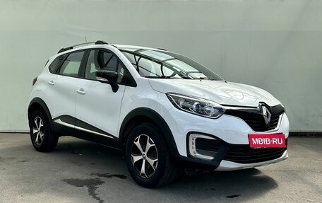 Renault Kaptur I рестайлинг, 2017 год, 1 450 000 рублей, 2 фотография