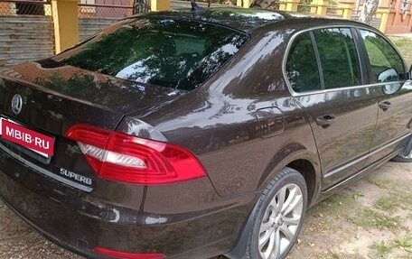 Skoda Superb III рестайлинг, 2014 год, 1 390 000 рублей, 2 фотография