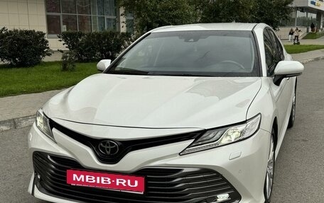 Toyota Camry, 2019 год, 3 300 000 рублей, 4 фотография