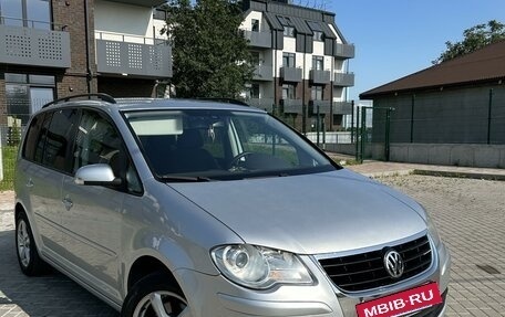 Volkswagen Touran III, 2008 год, 1 000 000 рублей, 3 фотография